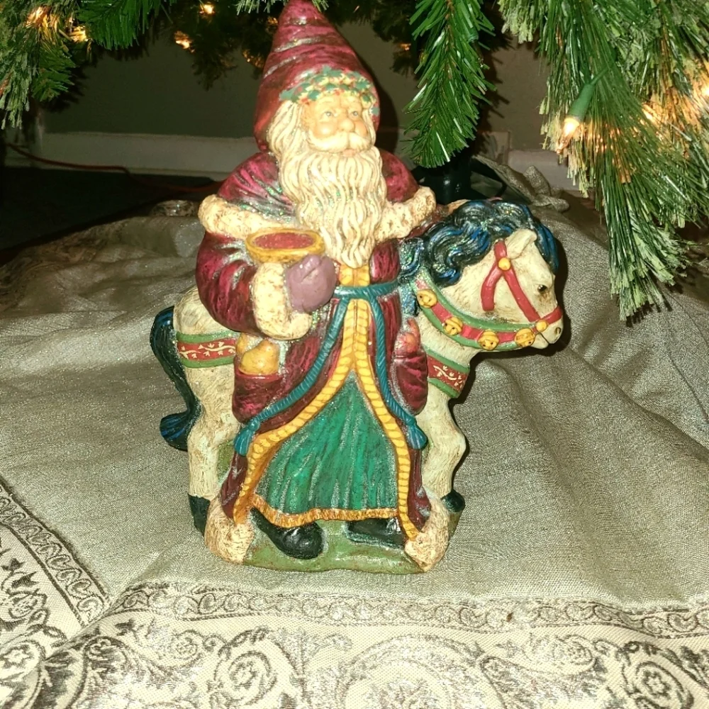 Santa hand painted clay figurine carrosal horse‎ glitter holiday Christmas